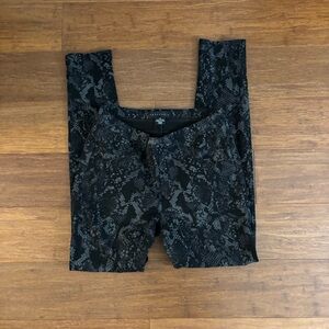 Sanctuary black and gray snake print legging pants XS